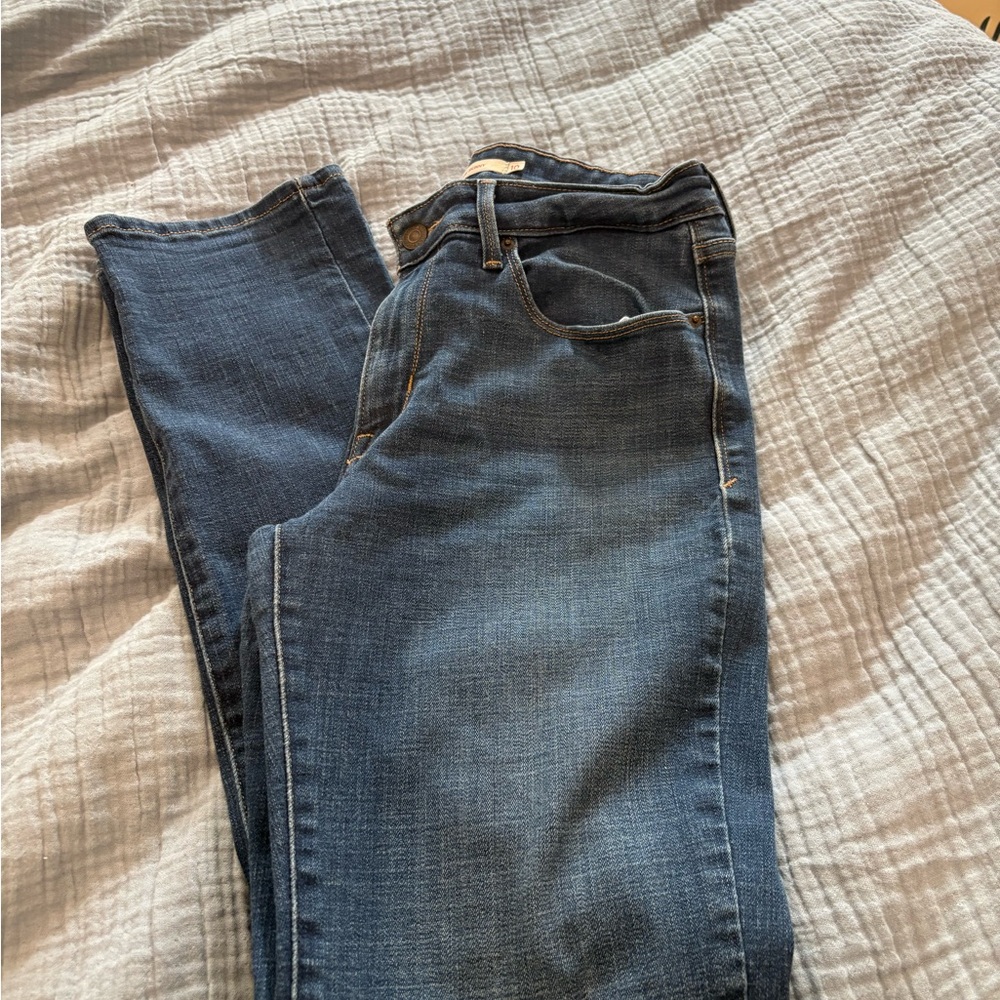 Levi's Dark Blue Skinny Jeans